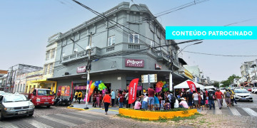 Bebida gelada e preço acessível; showzaço do Revelação agradou público no  fim de semana - Diário Corumbaense