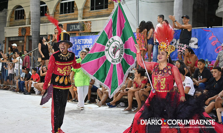 Pelo universo feminino, Império do Morro faz desfile de garra após  problemas internos - Diário Corumbaense